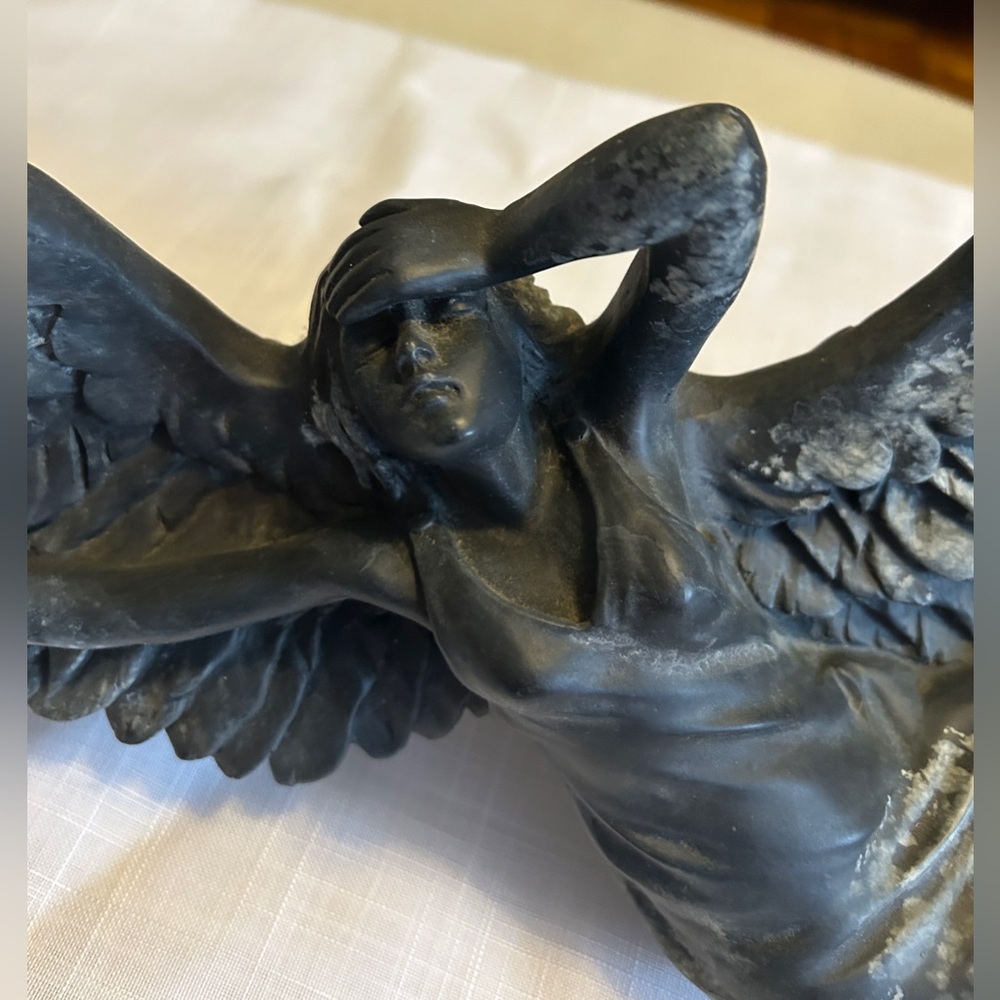 Elegant wall Angel Sculpture - Picture 8 of 10